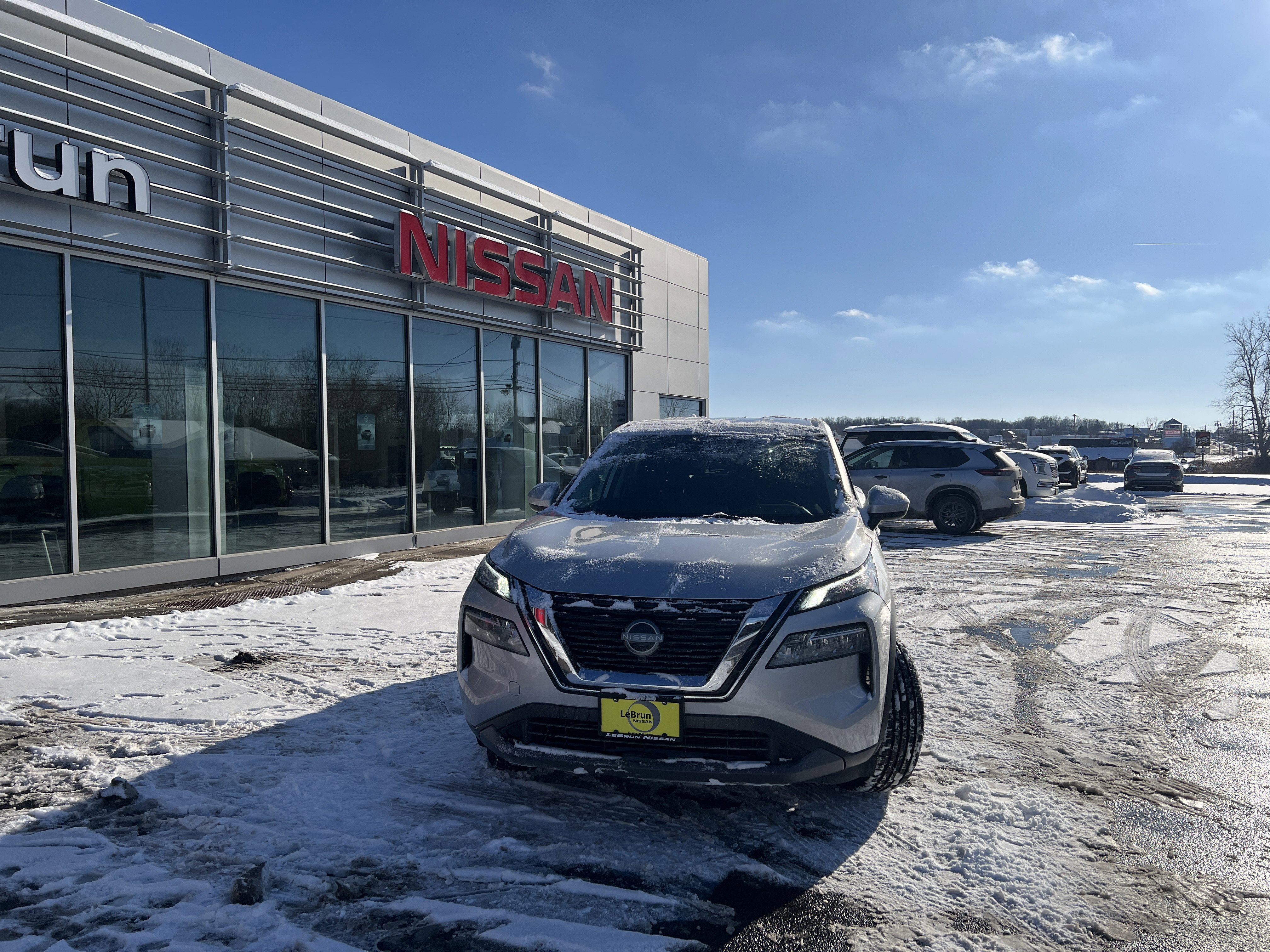 Used 2023 Nissan Rogue SV image 15