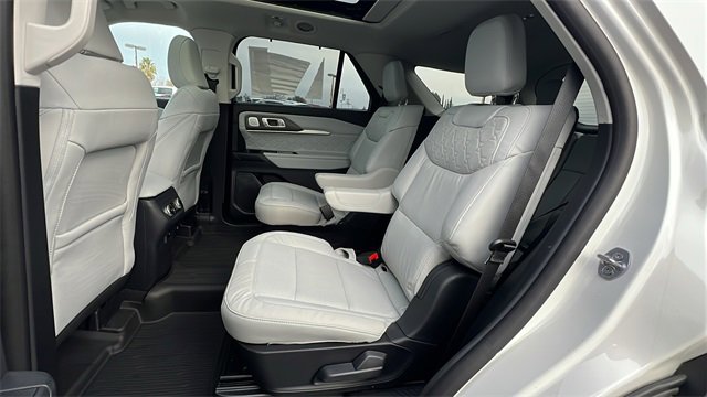 Used 2025 Ford Explorer Platinum w/ Ultimate Package image 16