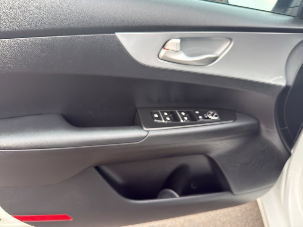 Used 2024 Kia Forte LXS image 12