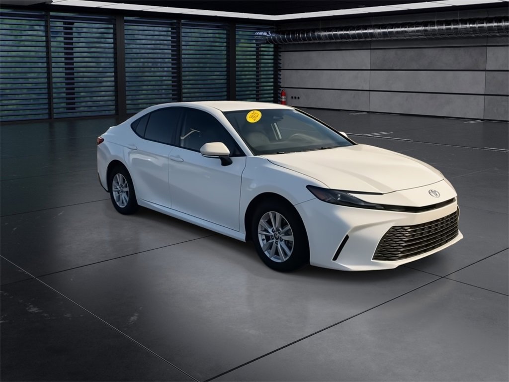 Used 2025 Toyota Camry LE image 2