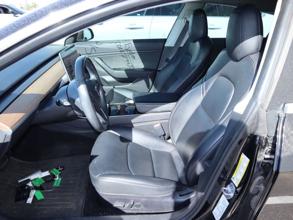 Used 2019 Tesla Model 3 Standard Range RWD image 9