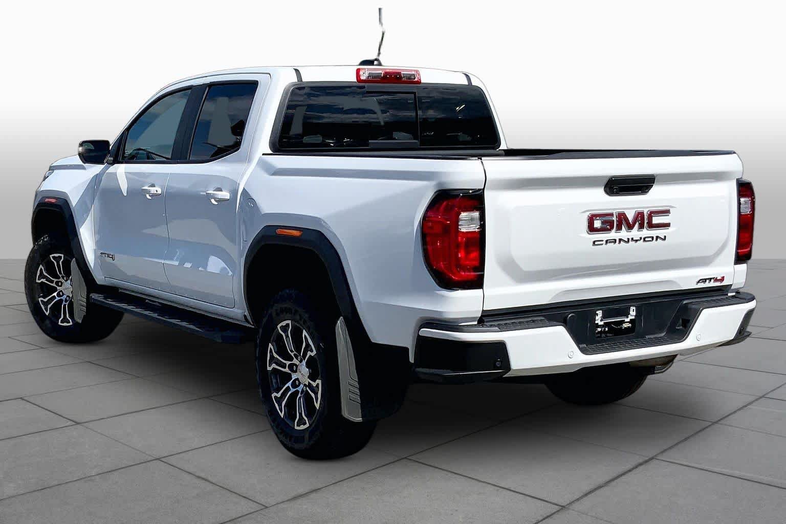 Used 2023 GMC Canyon AT4 w/ AT4 Premium Package AWD/4WD image 12