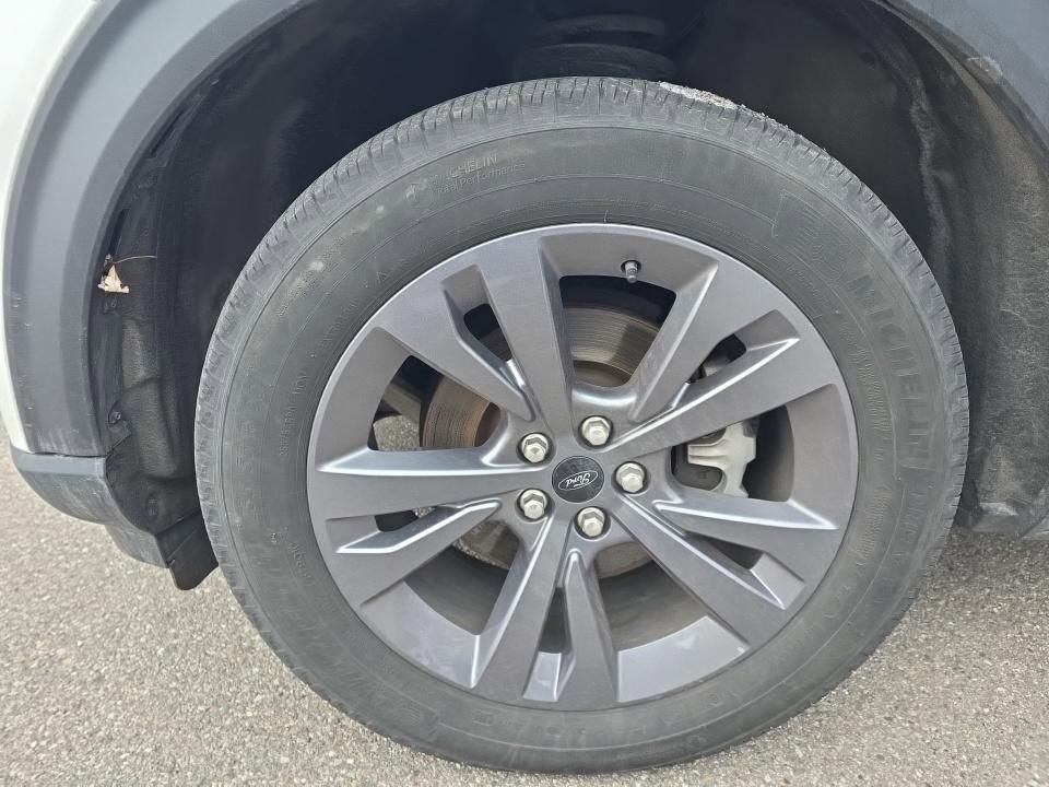 Used 2023 Ford Explorer XLT w/ Equipment Group 202A image 7