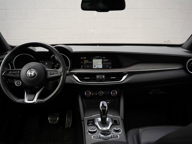 Used 2023 Alfa Romeo Stelvio Ti image 21
