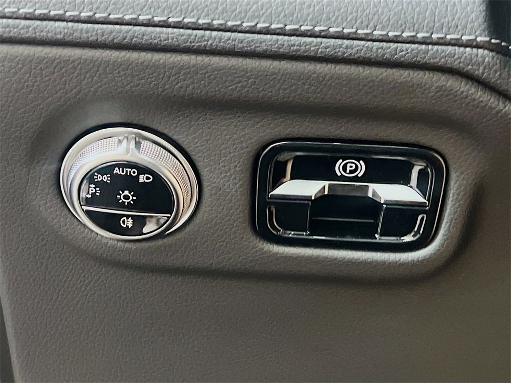 New 2026 Mercedes-Benz EQS 400 4MATIC SUV image 11