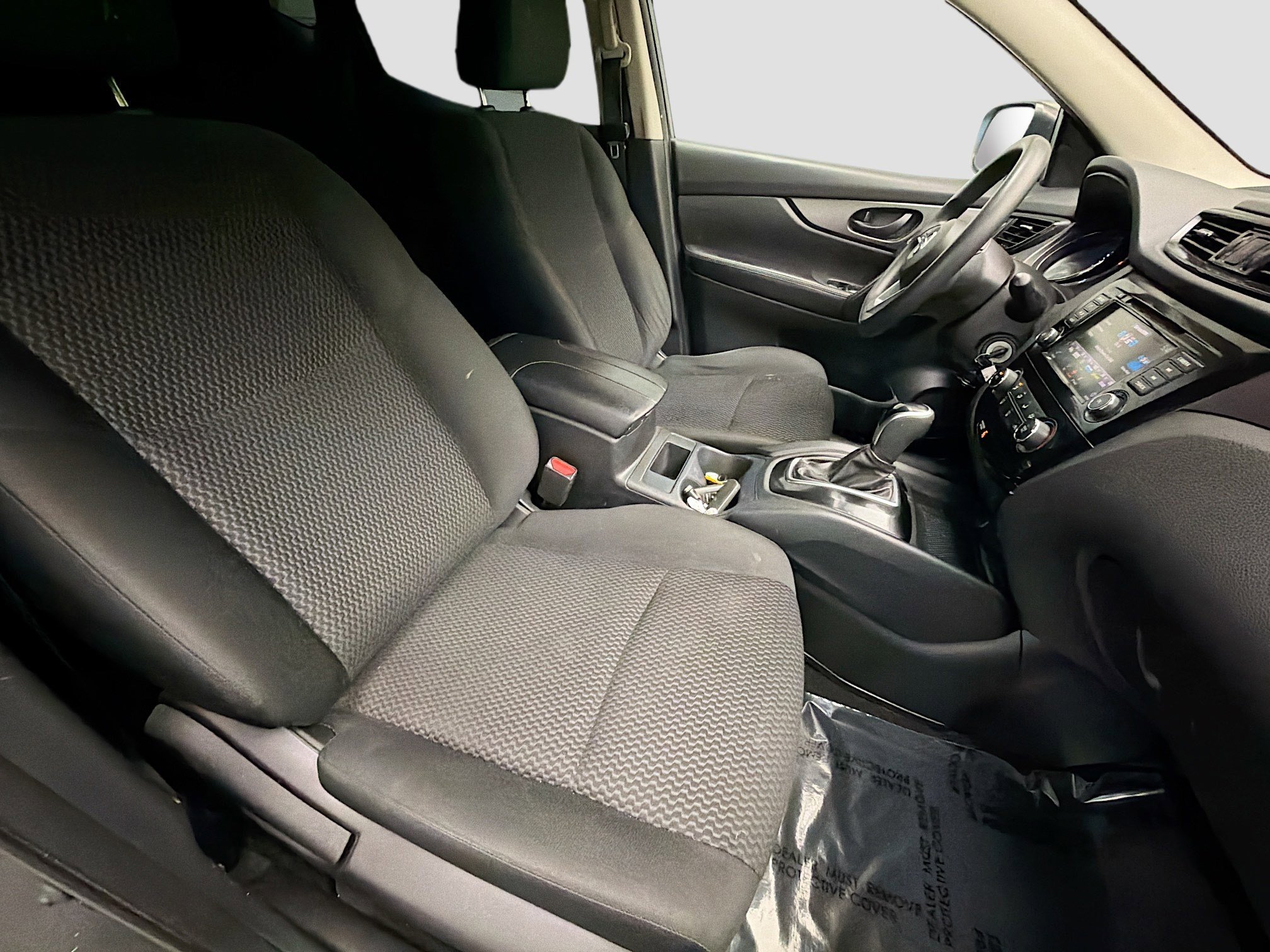 Used 2022 Nissan Rogue Sport S image 15