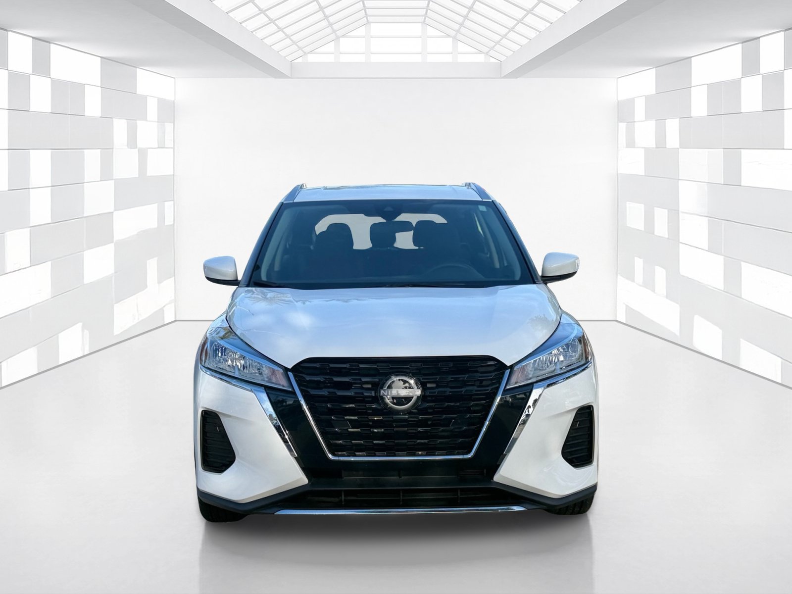 Used 2024 Nissan Kicks SV FWD image 2