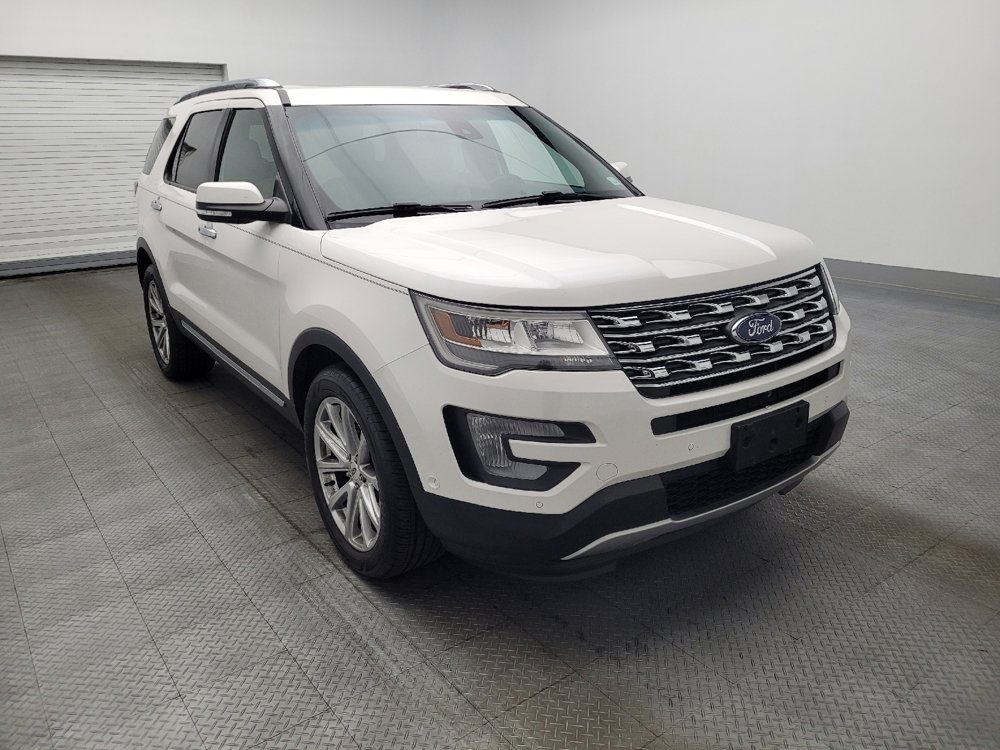 Used 2017 Ford Explorer Limited w/ Equipment Group 303A AWD/4WD image 13