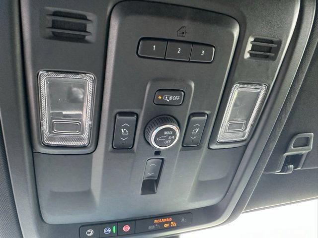 Used 2024 Chevrolet Tahoe Premier AWD/4WD image 35