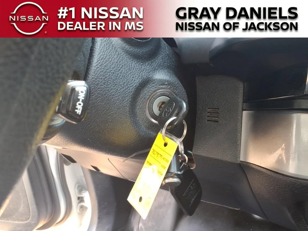 Used 2018 Toyota Tacoma SR RWD image 16