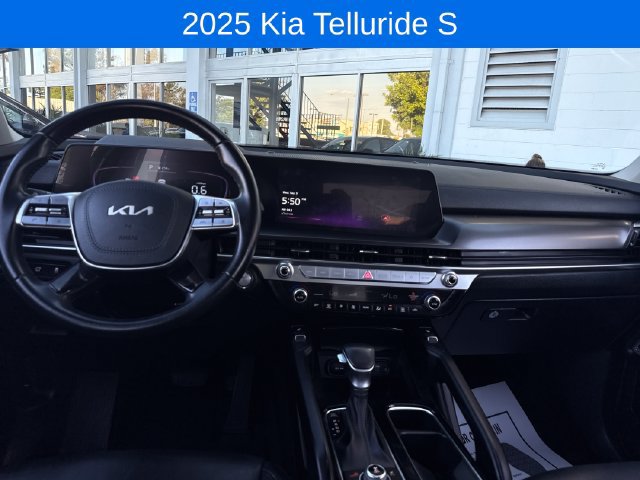 Used 2025 Kia Telluride S AWD/4WD image 12