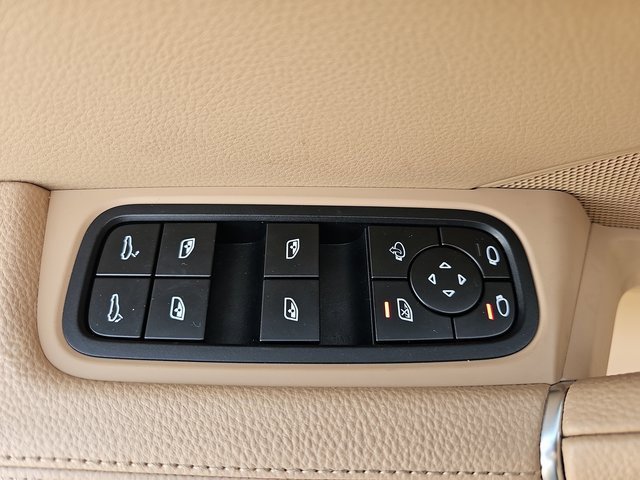 Used 2023 Porsche Cayenne image 26