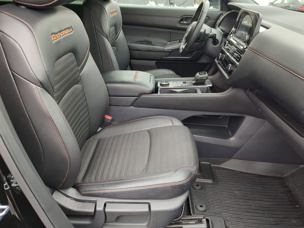 Used 2025 Nissan Pathfinder Rock Creek image 31