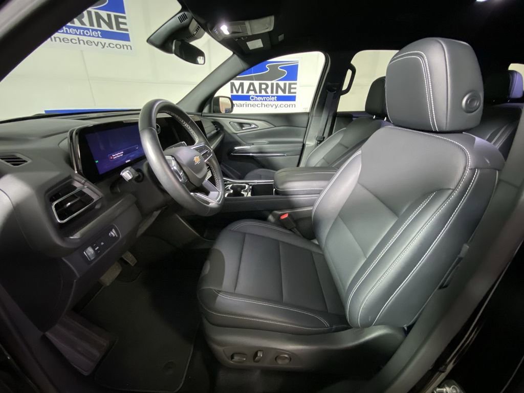 Used 2026 Chevrolet Traverse LT FWD image 24