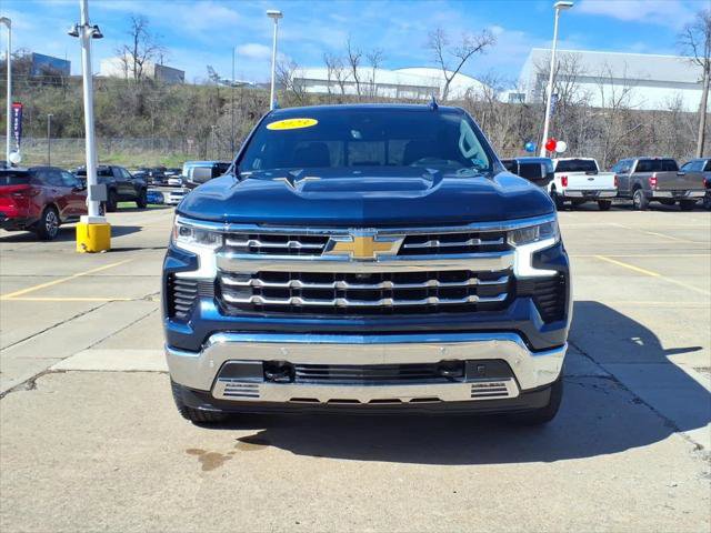 Used 2023 Chevrolet Silverado 1500 LTZ w/ Technology Package AWD/4WD image 3