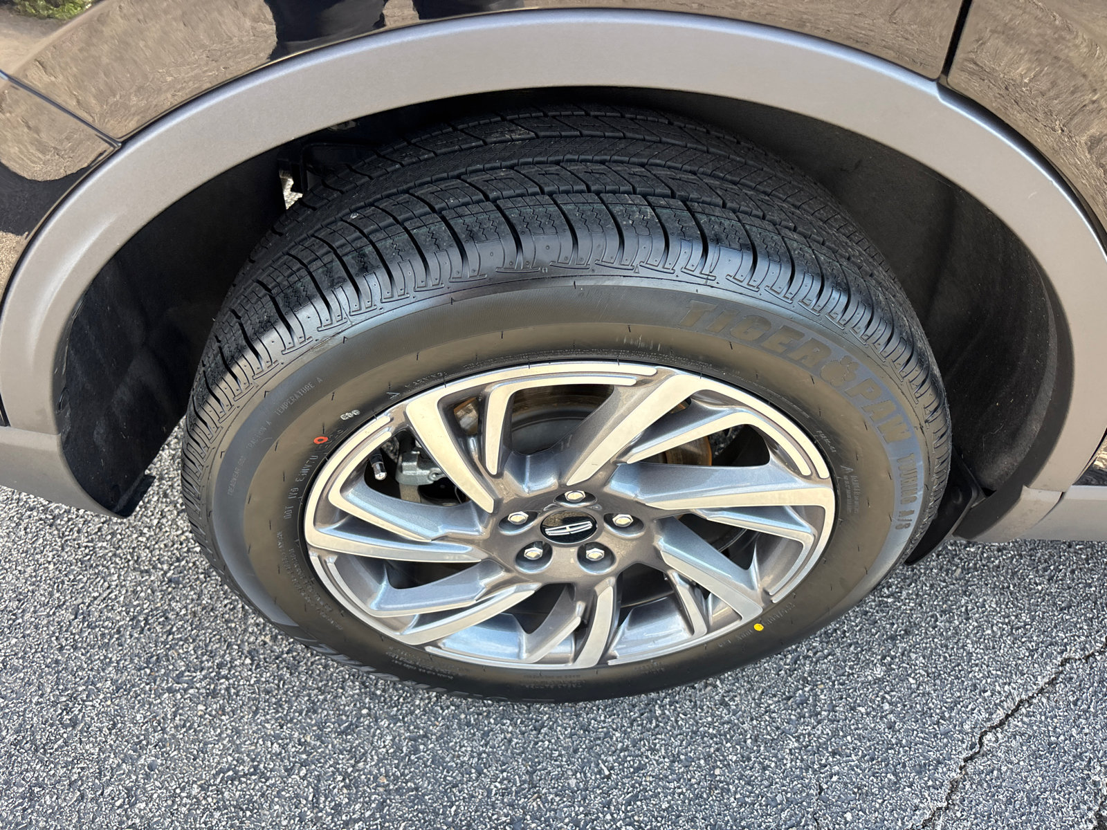 Certified 2023 Lincoln Corsair AWD image 10