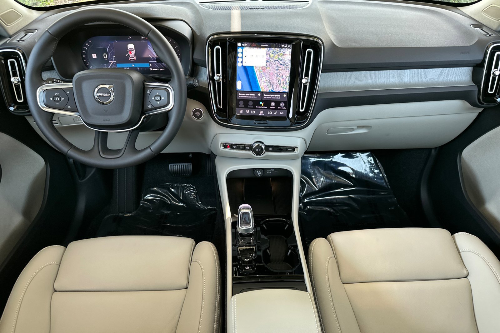 New 2026 Volvo XC40 B5 Ultra w/ Climate Package image 11