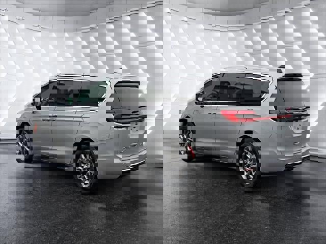 New 2026 Chrysler Pacifica Select image 20
