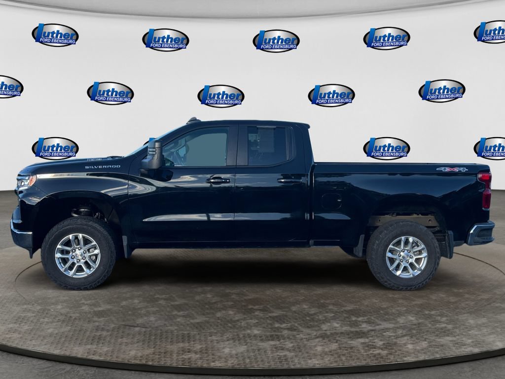 Used 2026 Chevrolet Silverado 1500 LT AWD/4WD image 2