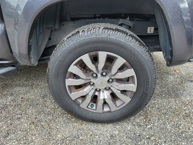 Used 2020 Toyota Tacoma Limited AWD/4WD image 7