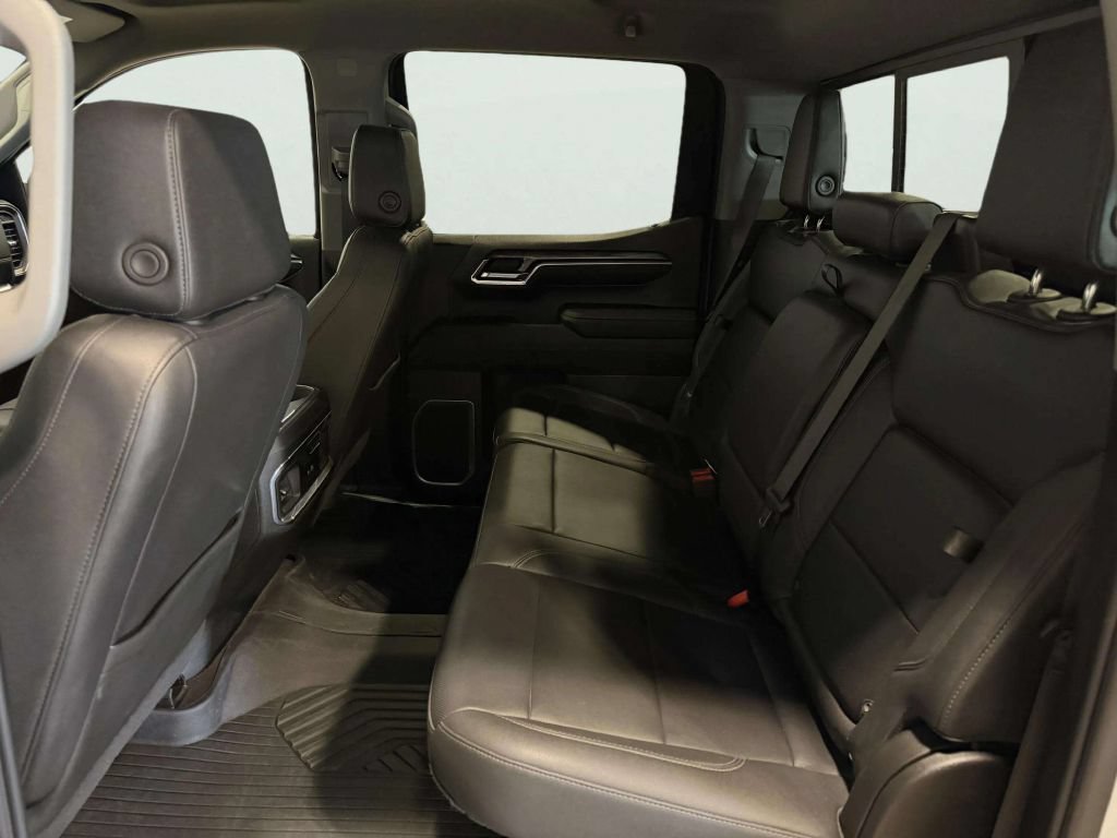 Used 2023 Chevrolet Silverado 1500 LTZ AWD/4WD image 17