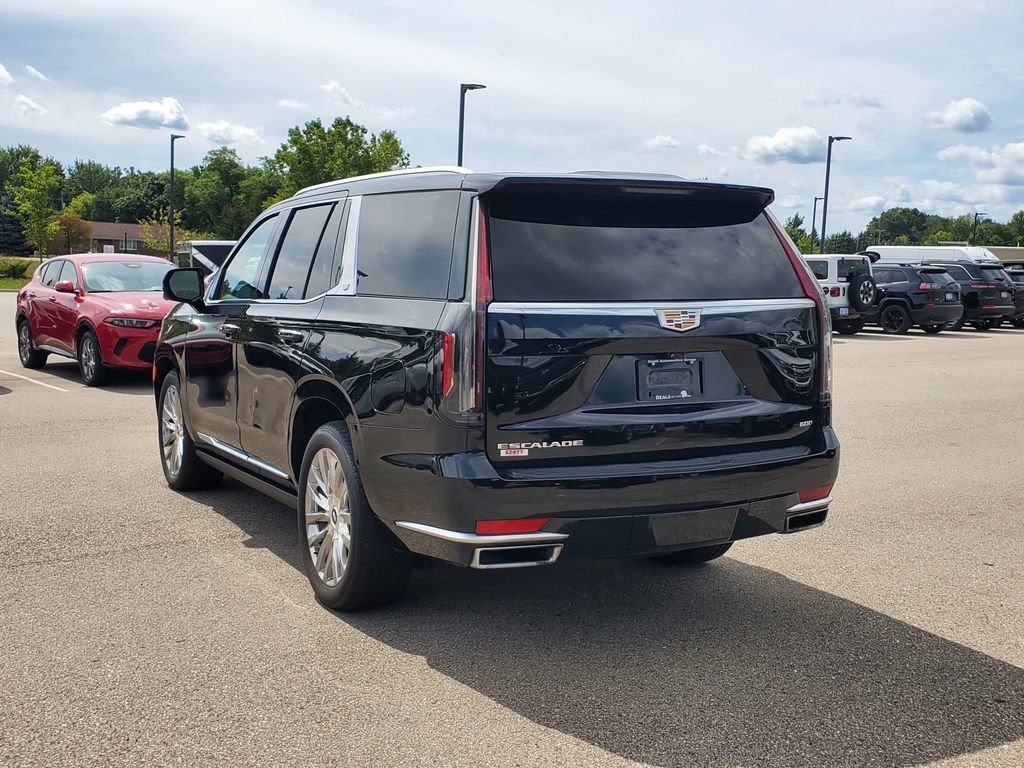 Used 2024 Cadillac Escalade Premium Luxury w/ Performance Package AWD/4WD image 3