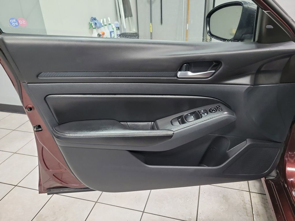 Used 2024 Nissan Altima 2.5 SV image 43