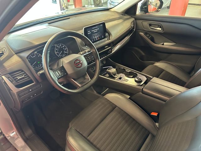 Used 2025 Nissan Rogue SV w/ Rock Creek Premium Package AWD/4WD image 11