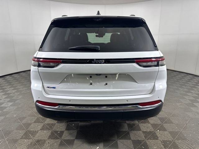 Used 2023 Jeep Grand Cherokee 4WD 4xe w/ Luxury Tech Group II image 4