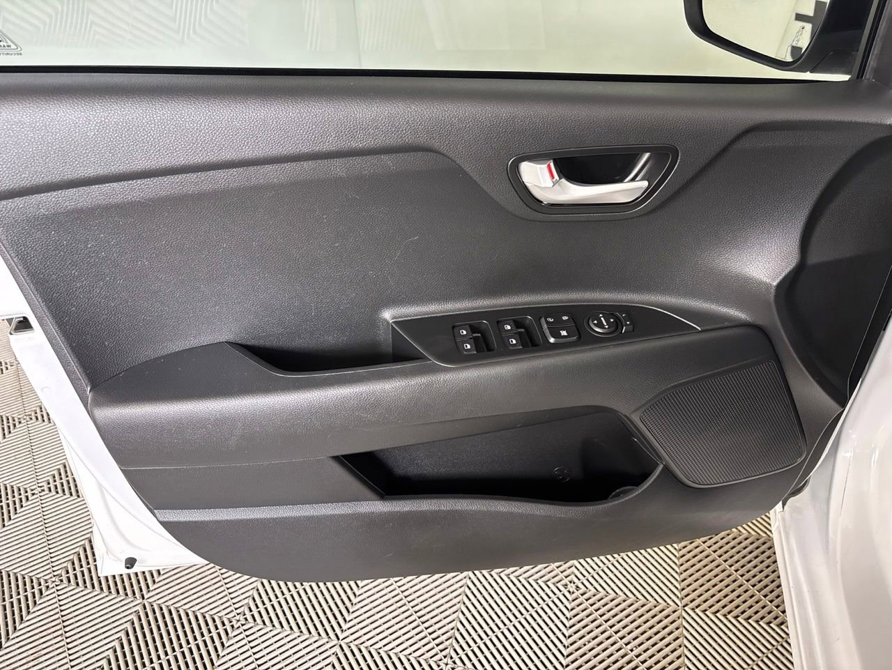 Used 2023 Kia Rio S FWD image 8