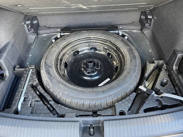 Used 2022 Volkswagen Tiguan SE AWD/4WD image 57