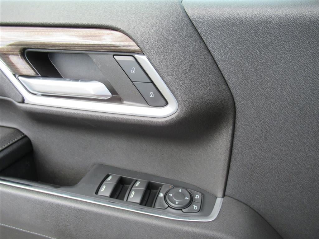 Used 2023 Chevrolet Silverado 1500 LT AWD/4WD image 19