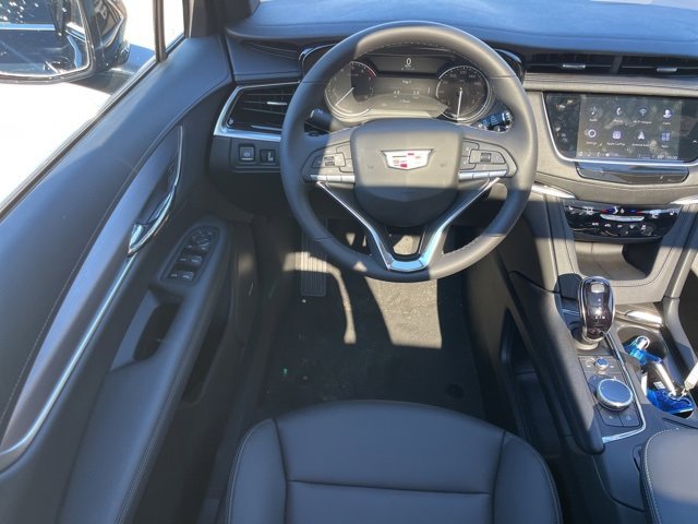 New 2025 Cadillac XT6 Luxury image 32