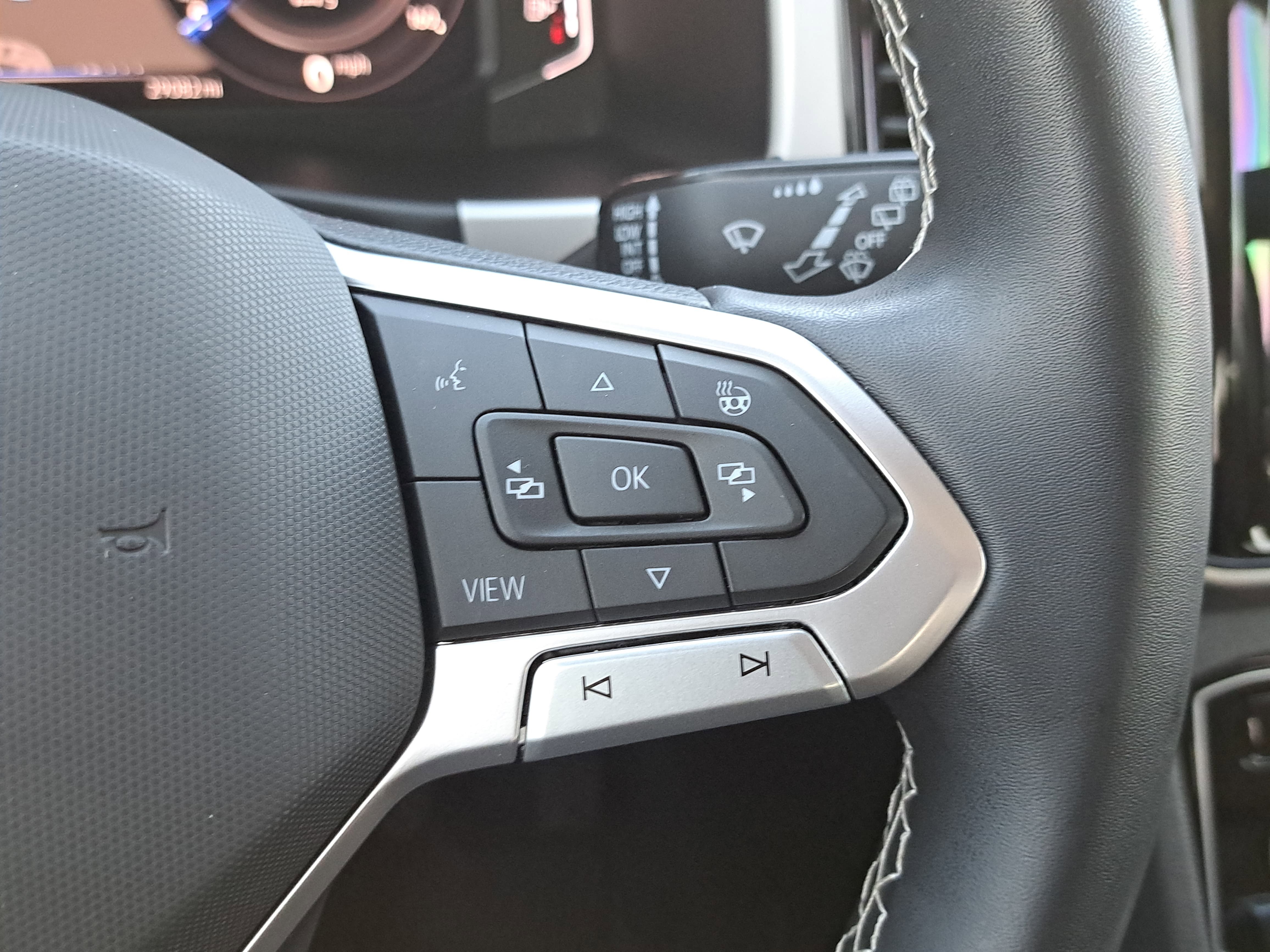 Certified 2023 Volkswagen Atlas SEL AWD/4WD image 19