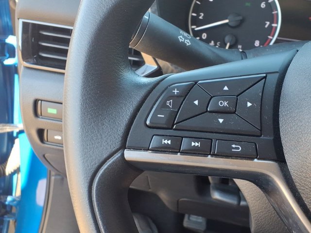 Used 2025 Nissan Sentra SV FWD image 16