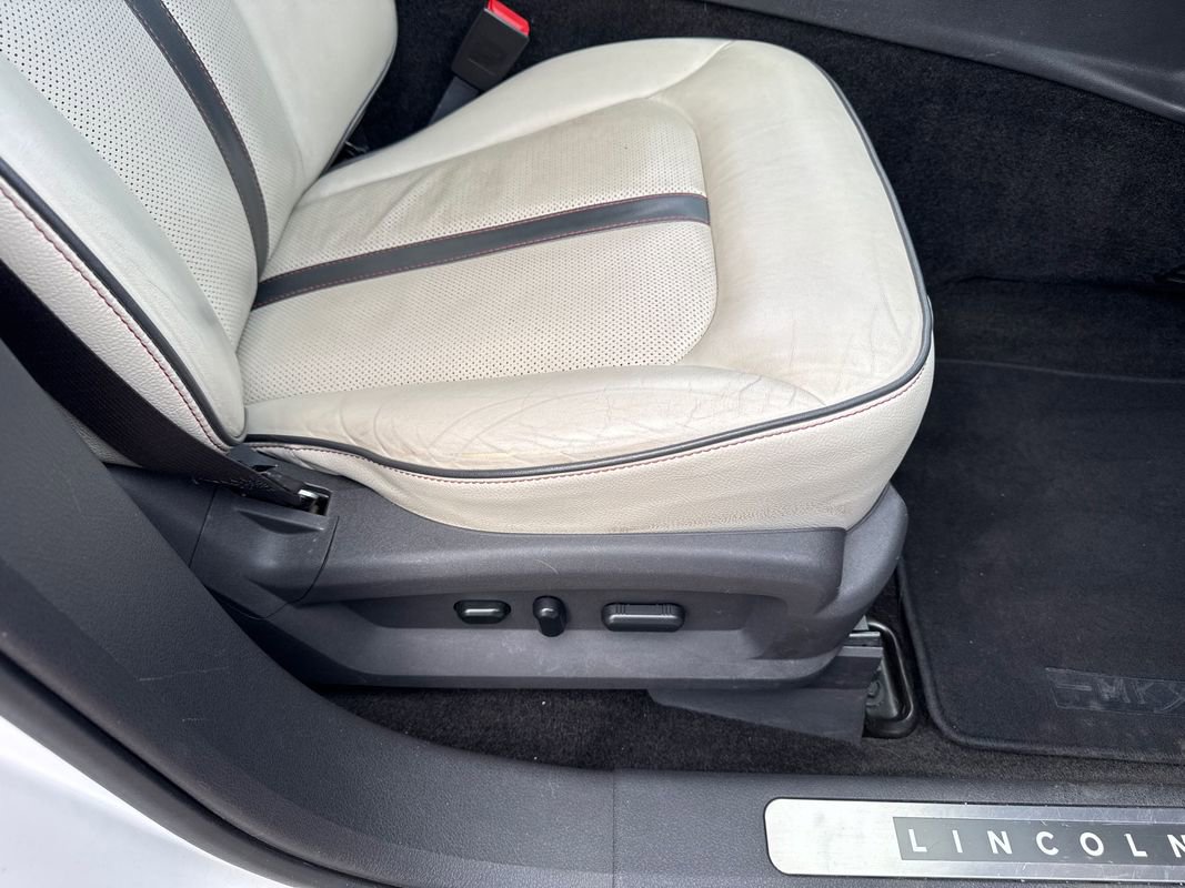 Used 2015 Lincoln MKX w/ Equipment Group 102A AWD/4WD image 42