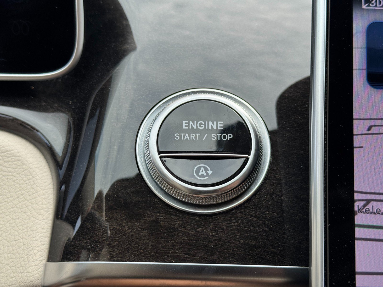 Used 2022 Mercedes-Benz S 580 4MATIC Sedan w/ AMG Line Package image 26