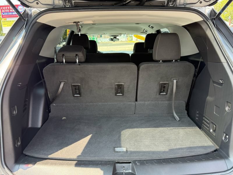 Used 2020 Chevrolet Traverse LS AWD/4WD image 42