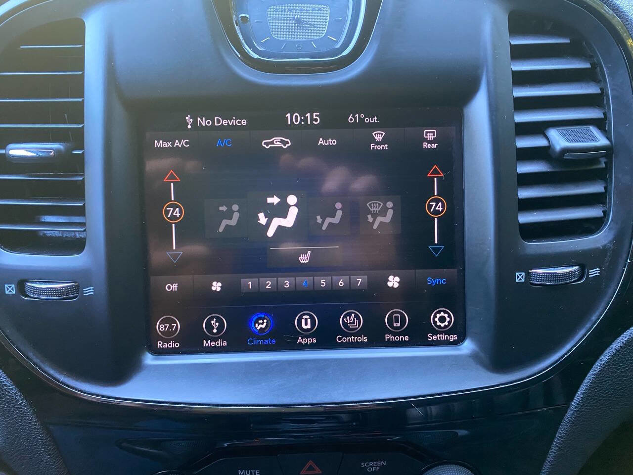 Used 2019 Chrysler 300 S image 32