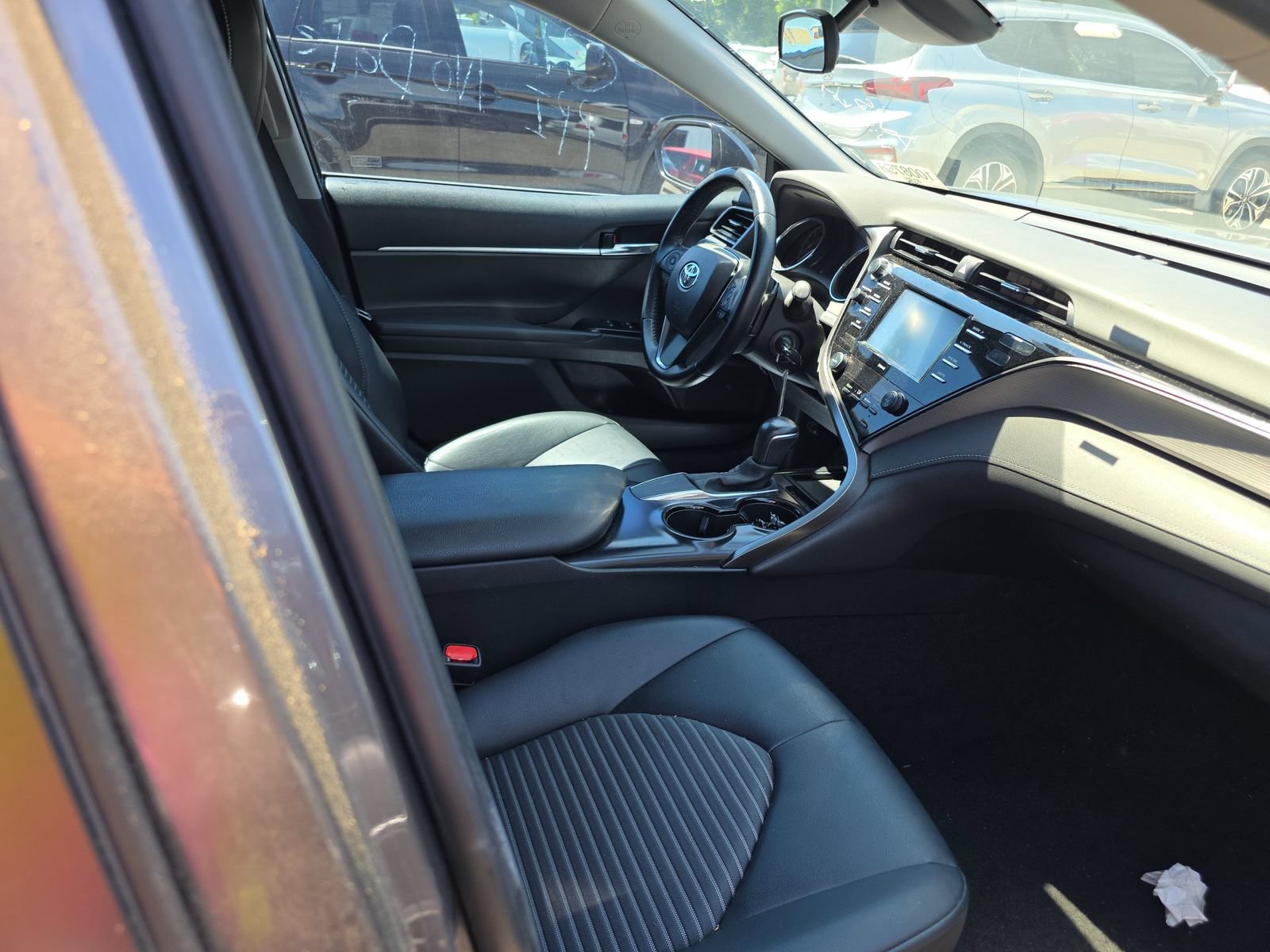 Used 2020 Toyota Camry SE FWD image 10