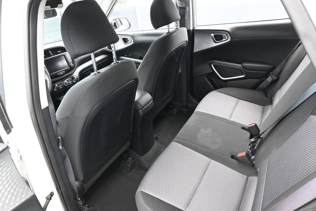 Used 2024 Kia Soul LX w/ Option Group 015 FWD image 31