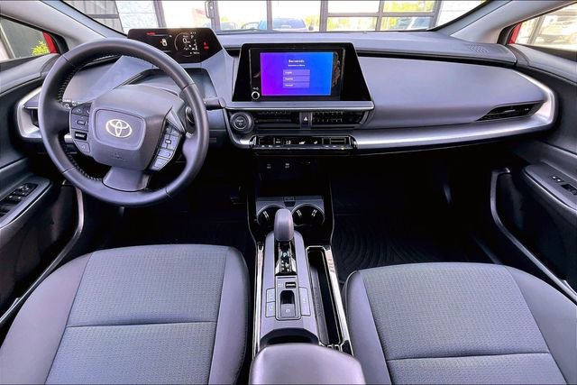Used 2024 Toyota Prius LE FWD image 7