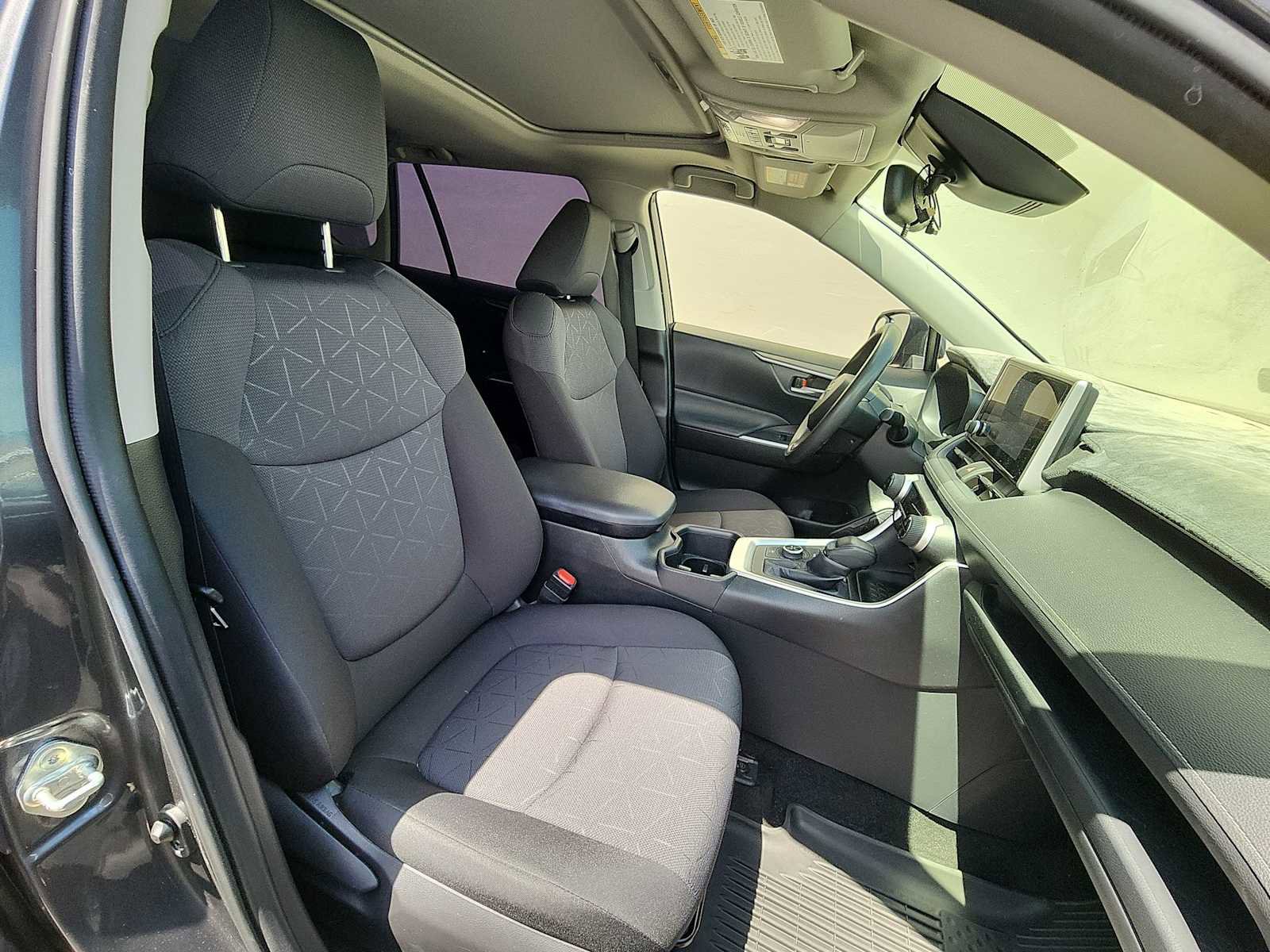 Used 2024 Toyota RAV4 XLE AWD/4WD image 26