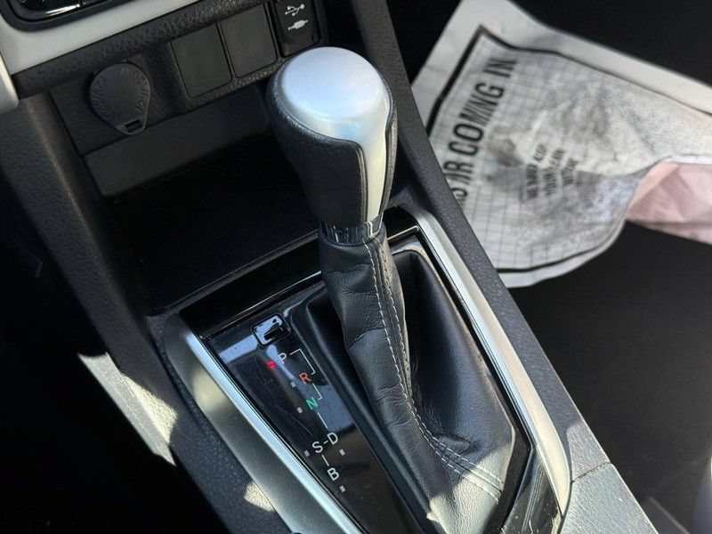 Used 2018 Toyota Corolla LE FWD image 27