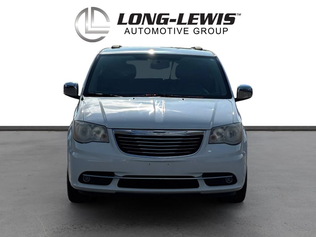 Used 2014 Chrysler Town & Country Touring-L FWD image 11