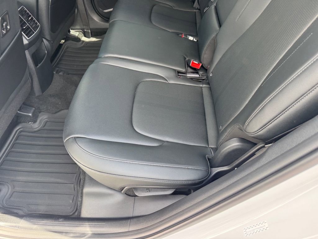 Used 2026 Kia Sportage EX image 9