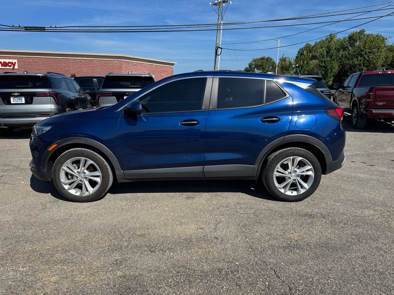 Used 2023 Buick Encore GX Preferred w/ Cold Weather Comfort Package FWD image 3