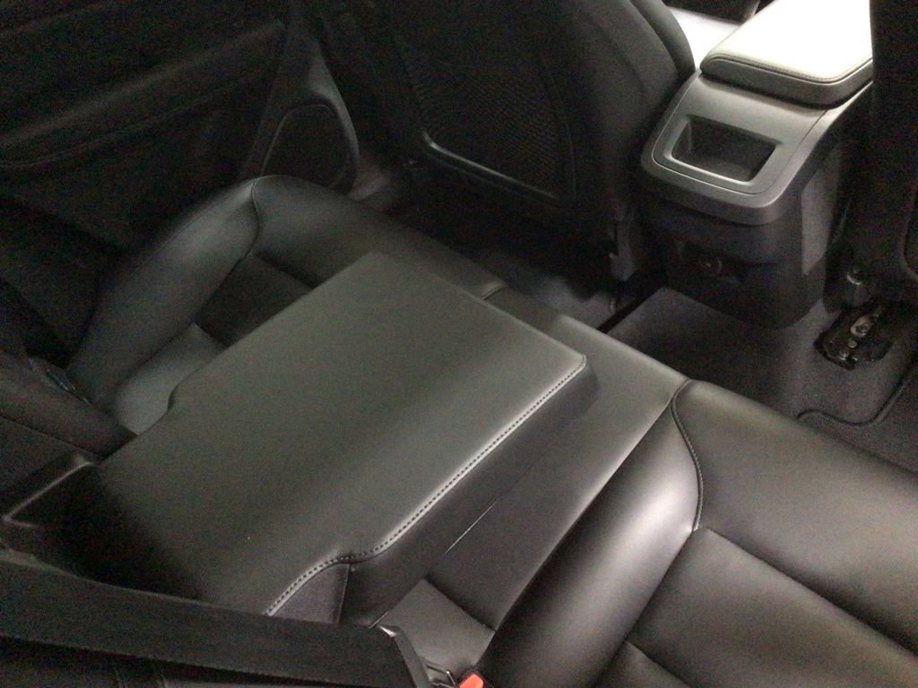 Used 2025 Volvo XC60 B5 Core image 27