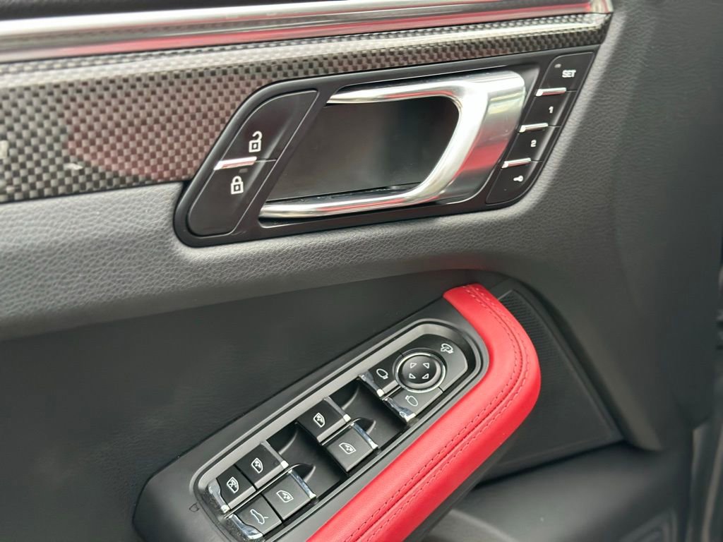Used 2024 Porsche Macan S image 18