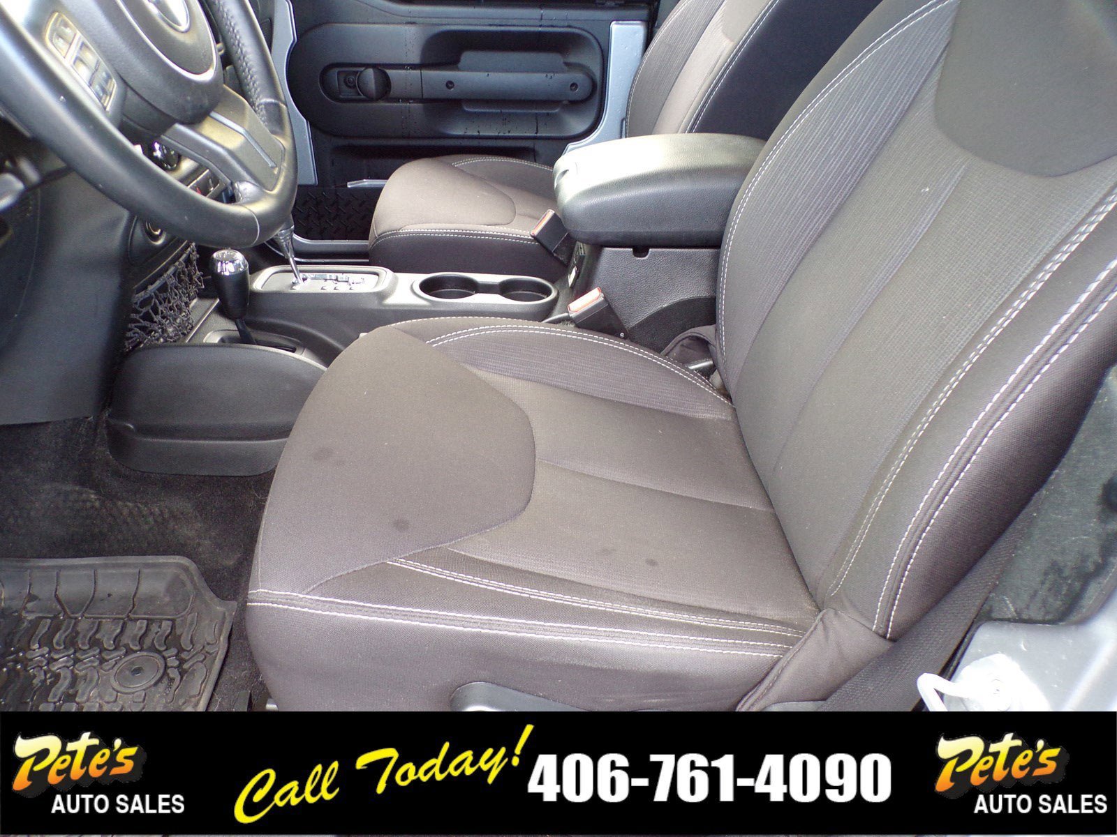 Used 2014 Jeep Wrangler Rubicon w/ Connectivity Group AWD/4WD image 14